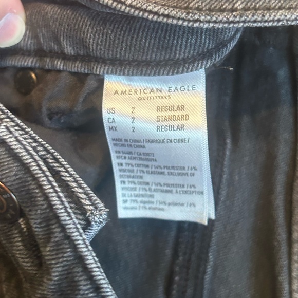 American Eagle Jeans. Black Distressed - Picture 4 of 5